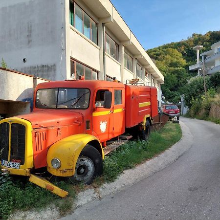 Pirate Backpackers Ulcinj Eksteriør billede