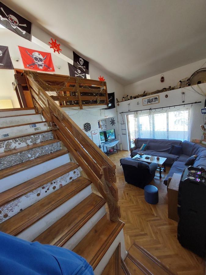 Pirate Backpackers Vandrehjem Ulcinj Eksteriør billede