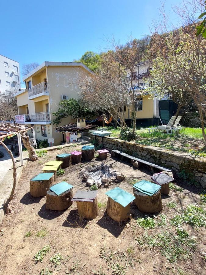 Pirate Backpackers Vandrehjem Ulcinj Eksteriør billede