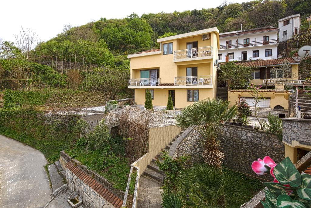 Pirate Backpackers Vandrehjem Ulcinj Eksteriør billede