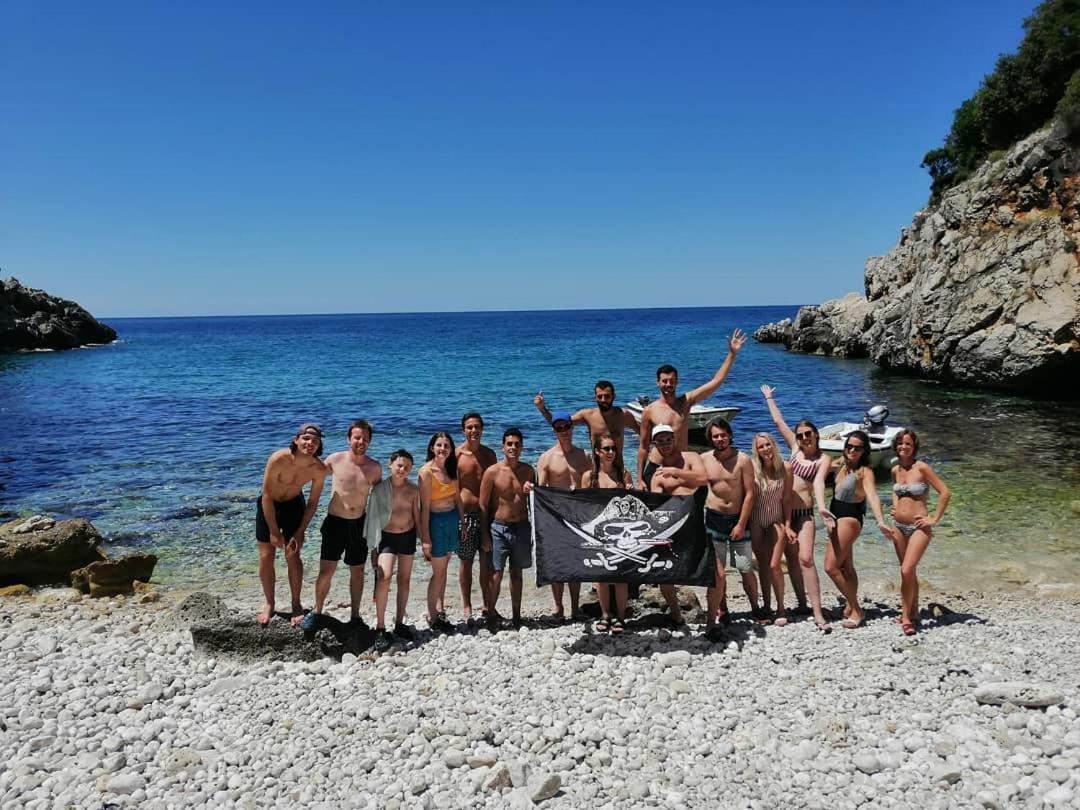 Pirate Backpackers Vandrehjem Ulcinj Eksteriør billede